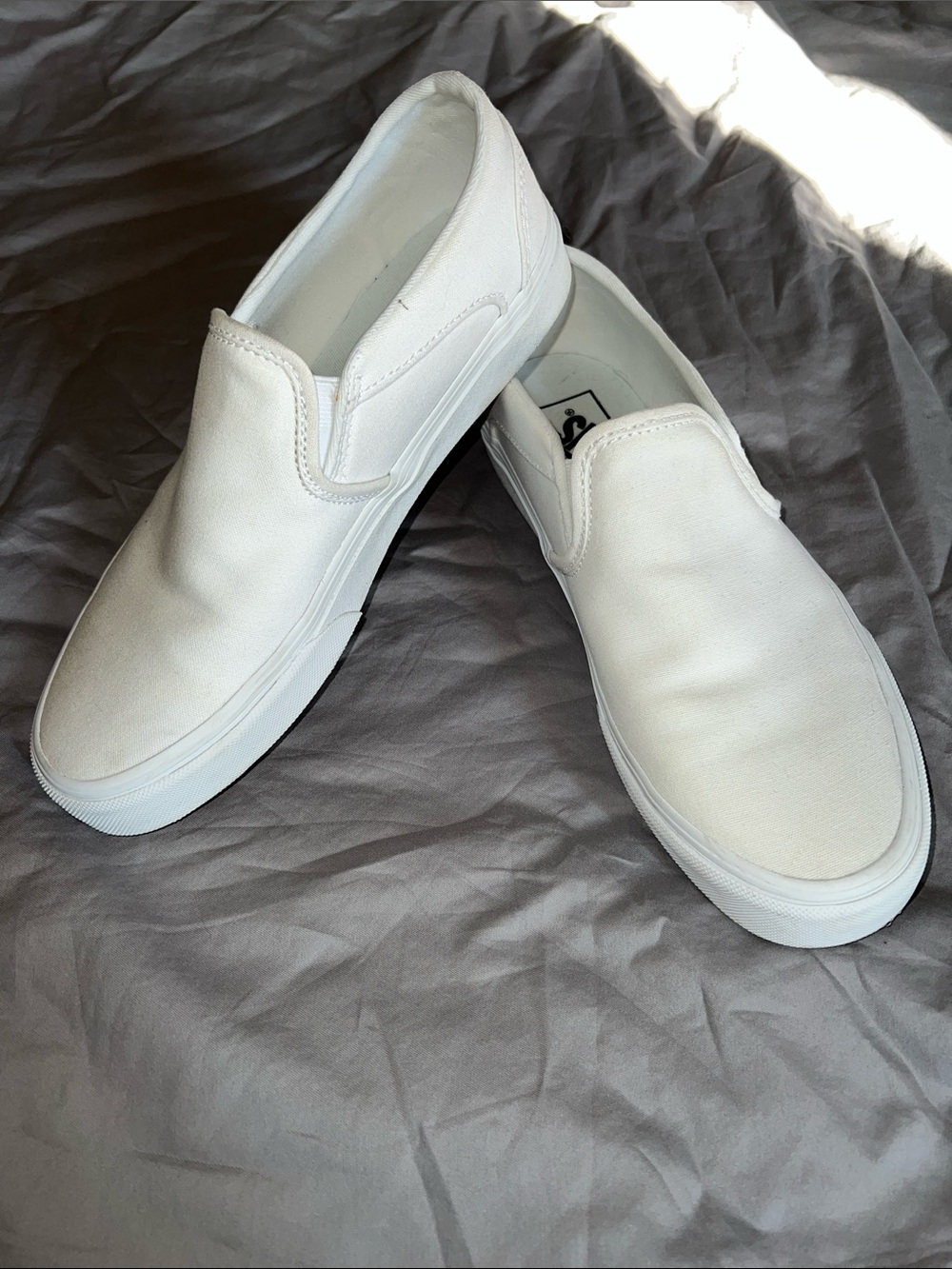 EUC Vans slip-on sneakers. Womens 9. White pre owned
